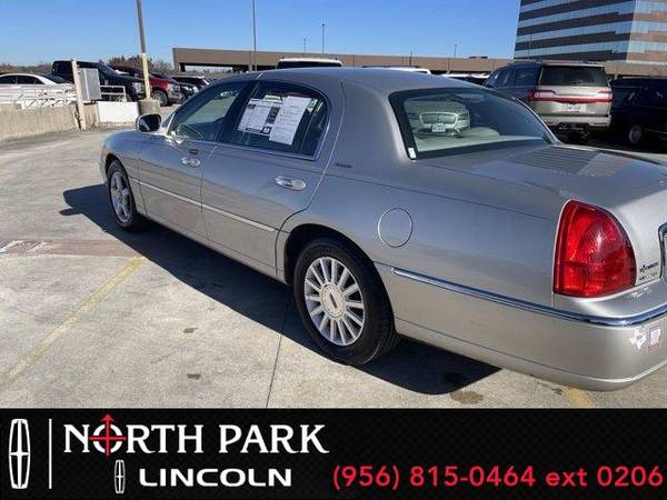 2003 Lincoln Town Car Executive - sedan - - by dealer for sale in San Antonio, TX – photo 7