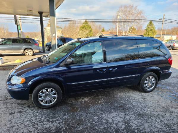 2005 Chrysler Town & Country Limited 131K Pennsylvania One Owner -... for sale in Oswego, NY – photo 4