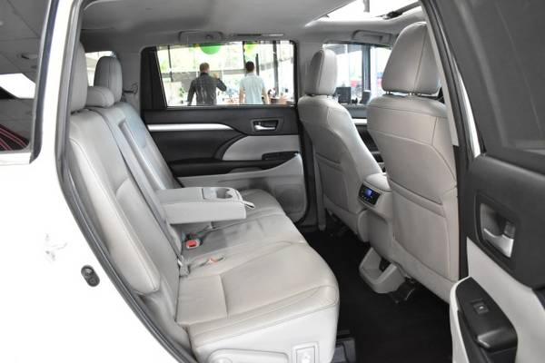 2016 Toyota Highlander XLE - - by dealer - vehicle for sale in Cuyahoga Falls, PA – photo 10