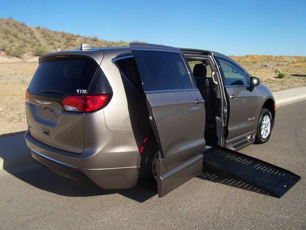 2017 Chrysler Pacifica Touring Plus Wheelchair Handicap Mobility Van B for sale in Phoenix, AZ – photo 3