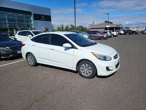 2015 Hyundai Accent GLS Sedan - - by dealer - vehicle for sale in Medford, OR – photo 2
