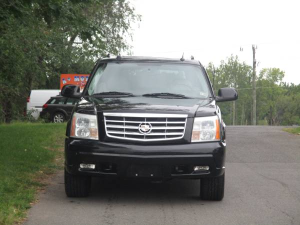 2005 CADILLAC ESCALADE ESV (PLATINUM) LOW MILES/DVD/HEATED/COOLED... for sale in Leesburg, District Of Columbia – photo 2