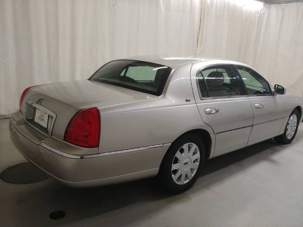 2003 Lincoln Town Car Cartier for sale in Blaine, MN – photo 8