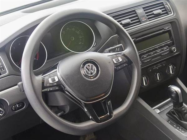 2015 VW Volkswagen Jetta 1.8T SE Sedan 4D sedan Silver - FINANCE for sale in York, PA – photo 2