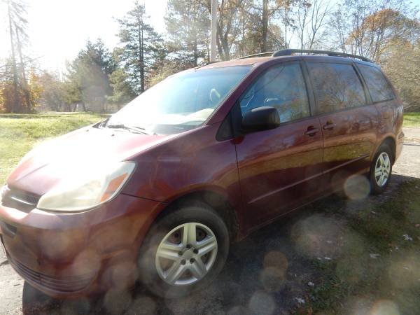 2005 Toyota Sienna LE for sale in Hubbard, OH – photo 2