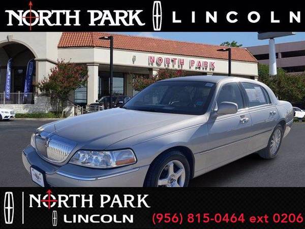 2003 Lincoln Town Car Executive - sedan - - by dealer for sale in San Antonio, TX – photo 2