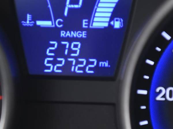 2013 Hyundai Tucson GLS Sport Utility 4D suv WHITE - FINANCE ONLINE for sale in Charlotte, NC – photo 3