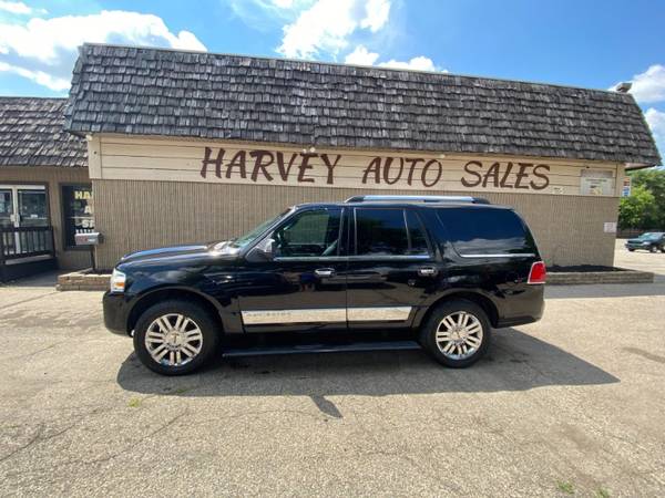 2008 Lincoln Navigator 4WD - - by dealer - vehicle for sale in Flint, MI – photo 2