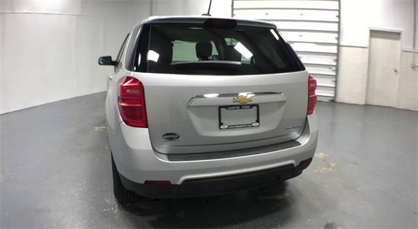 2016 Chevrolet Equinox LS with for sale in Wapakoneta, OH – photo 7