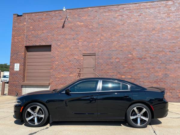 2017 DODGE CHARGER SXT / ONLY 41K MILES / SUPER NICE !!! - cars &... for sale in Omaha, IA – photo 5