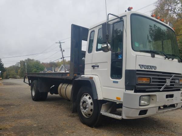 1987 Volvo fe6 only 115,000 miles power liftgate for sale in Monroe Township, NJ – photo 2
