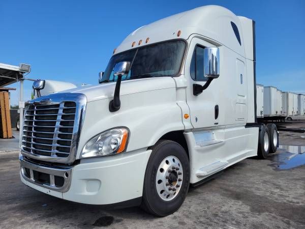 2017 Freightliner Cascadia-Automatic - - by dealer for sale in 33166, FL