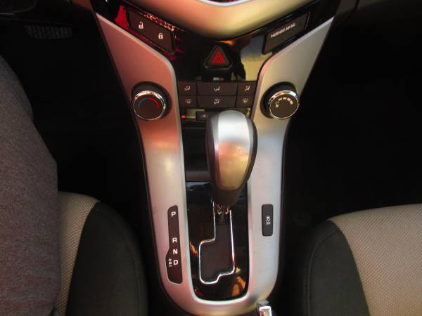 2012 Chevy Cruze LT 1.4L 4cyl Auto*autoworldil.com*"GREAT GAS MILEAGE" for sale in Carbondale, IL – photo 16
