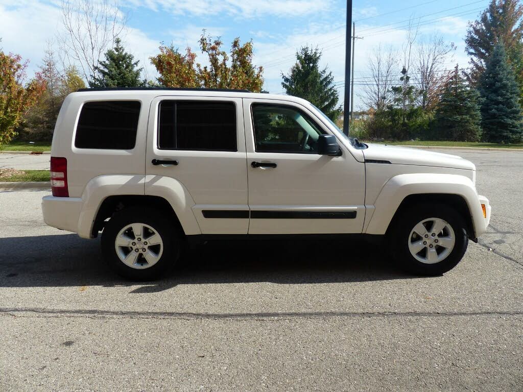 2010 Jeep Liberty Sport 4WD for sale in New Haven, MI – photo 9