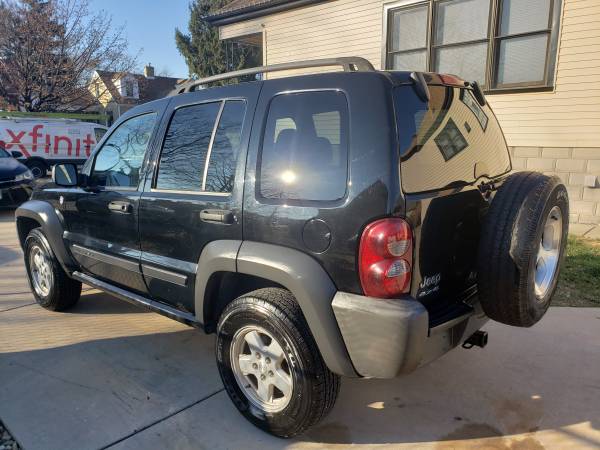 2006 JEEP LIBERTY 4X4... GAS SAVER SUV.... - cars & trucks - by... for sale in Evergreen Park, IL – photo 4