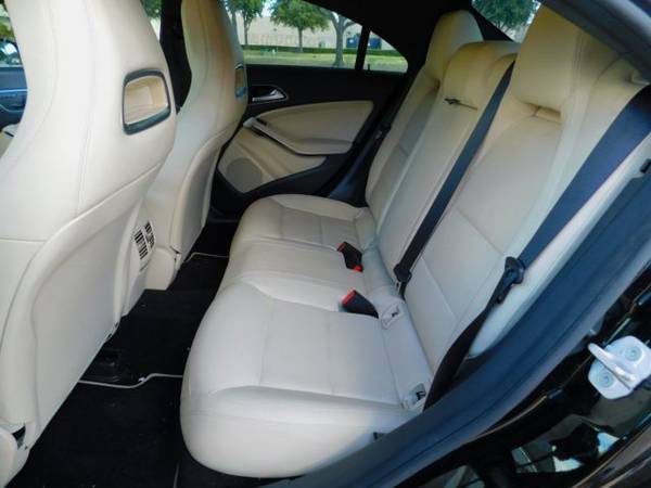 2014 Mercedes-Benz CLA-Class CLA 250 SKU:EN156290 Sedan for sale in Dallas, TX – photo 17