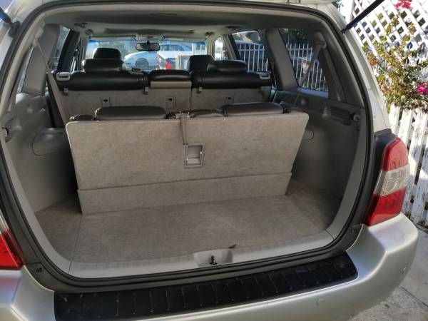 2006 Toyota Highlander Hybrid, 3rd Row Leather - - by for sale in Other, CA – photo 7