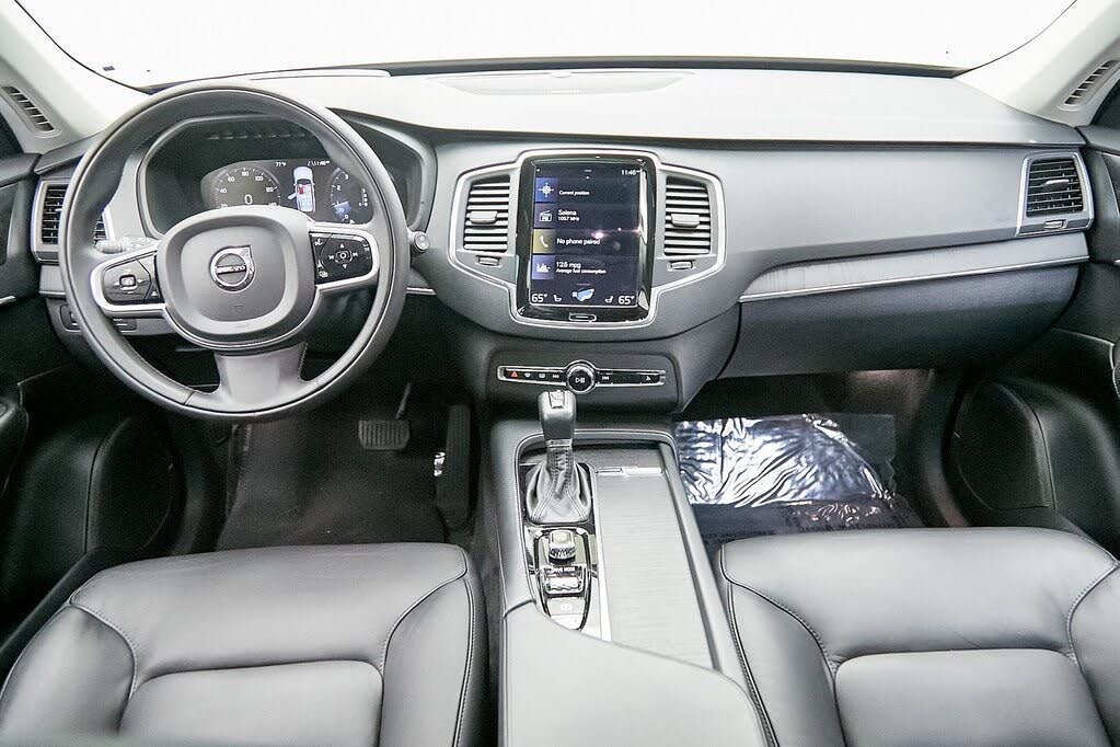 2020 Volvo XC90 T6 Momentum 7-Passenger AWD for sale in Oak Park, IL – photo 17