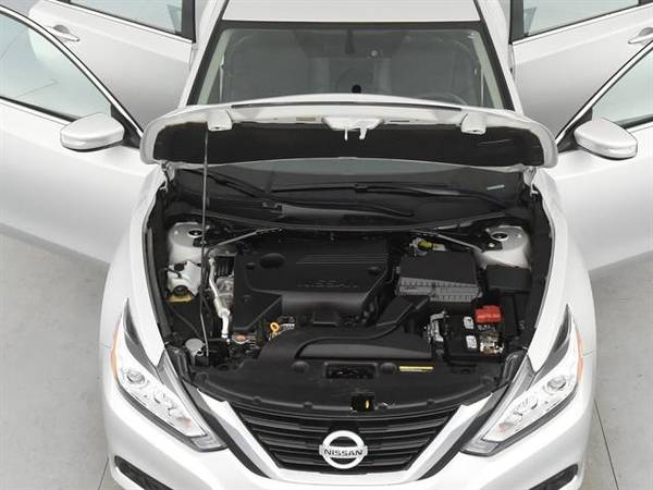 2018 Nissan Altima 2.5 SL Sedan 4D sedan Silver - FINANCE ONLINE for sale in Indianapolis, IN – photo 4