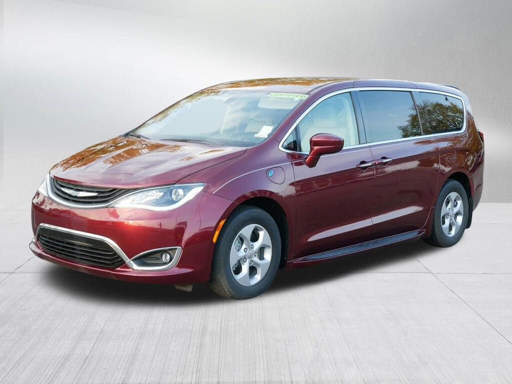 2018 Chrysler Pacifica Hybrid Touring Plus FWD for sale in Brooklyn Park, MN – photo 3