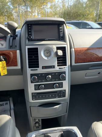 2008 Chrysler Town And Country Touring for sale in Hermantown, MN – photo 6
