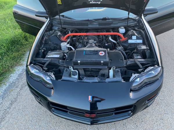 Camaro SS 2002 T56 35th anniversary edition for sale in Muncie, IN – photo 17