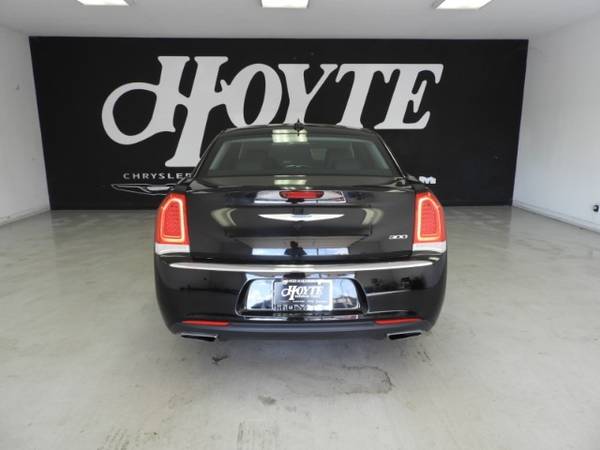 2018 Chrysler 300 Limited RWD - Hot Deal! for sale in Sherman, TX – photo 7