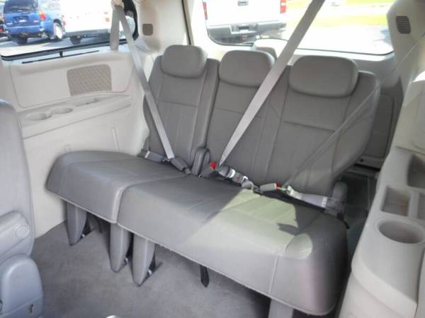 2008 Chrysler Town and Country Touring DVD leather Nice! for sale in Waukesha, WI – photo 13