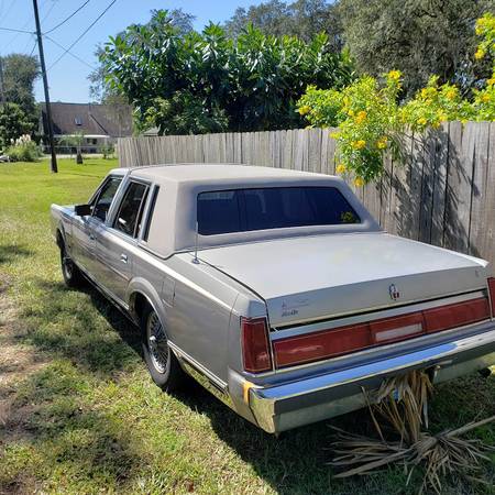 1987 Lincoln Town Car Cartier for sale in New Smyrna Beach, FL – photo 2