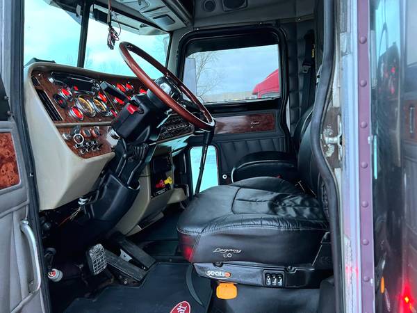 2005 Peterbilt 379/Cat C15 (550hp) 18 Speed Trans for sale in Zion, IL – photo 18