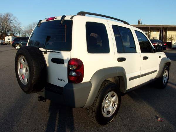 2005 JEEP LIBERTY 4X4 - - by dealer - vehicle for sale in Modesto, CA – photo 4