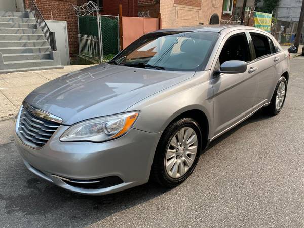 2014 Chrysler 200 LX - cars & trucks - by owner - vehicle automotive... for sale in Bronx, NY – photo 4