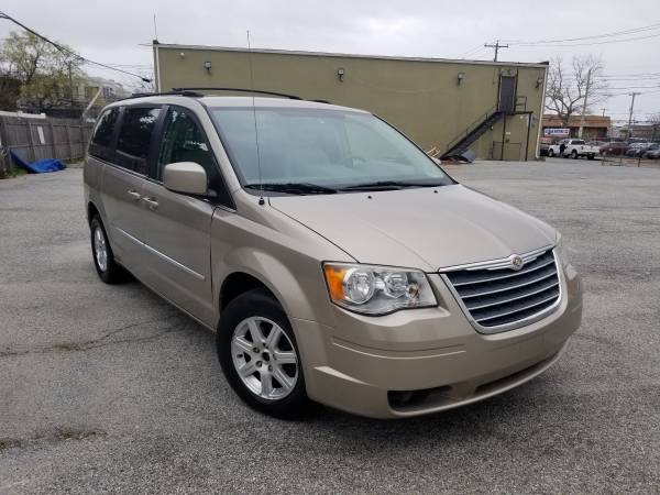 2009 Chrysler Town & Country Touring for sale in Island Park, NY – photo 19