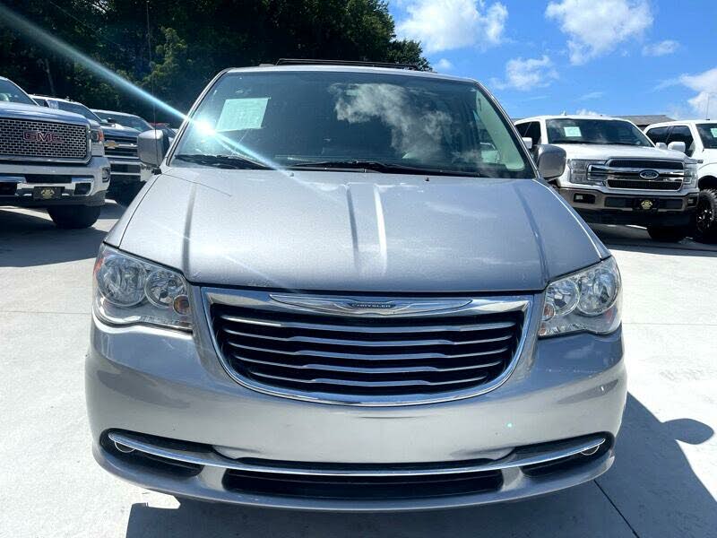 2016 Chrysler Town & Country Touring FWD for sale in Gainesville, GA – photo 2