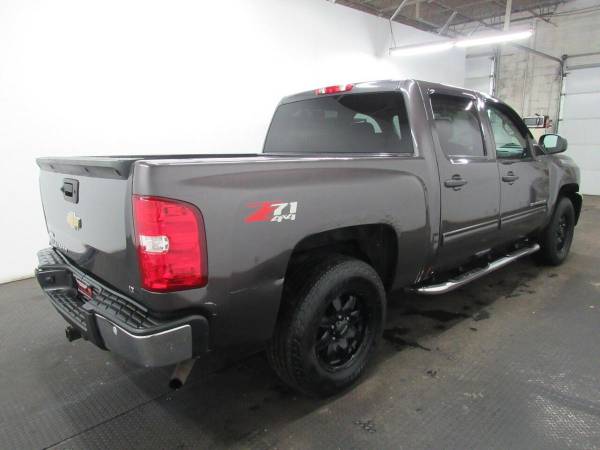 2011 Chevrolet Chevy Silverado 1500 LT 4x4 4dr Crew Cab 5 8 ft SB for sale in Fairfield, OH – photo 7