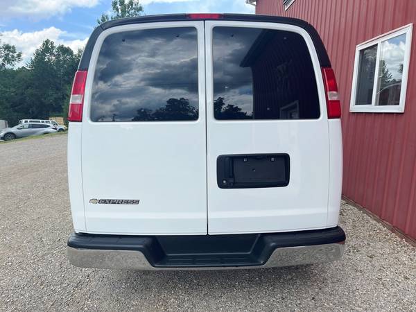 2020 Chevy Express 15 Passenger, Backup Camera! SK WH2442 - cars & for sale in Millersburg, OH – photo 10