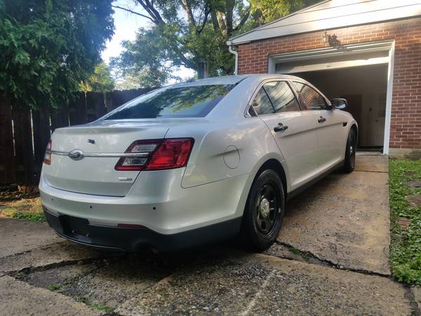 2015 Ford Taurus AWD only 8900 miles police interceptor for sale in Lancaster, PA