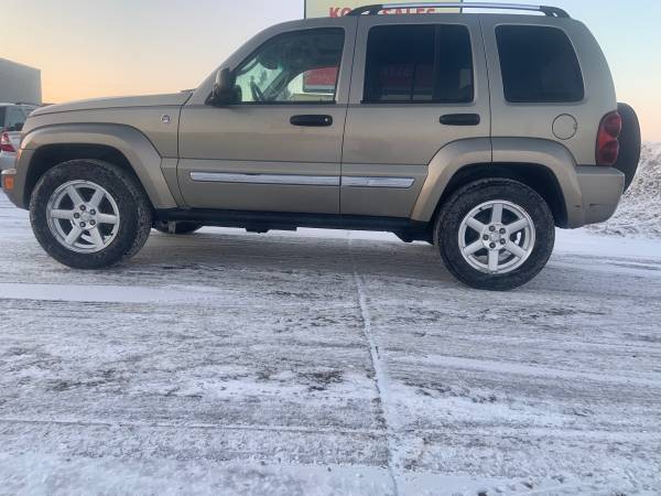 2007 Jeep Liberty Limited 4X4 Mechanic special - - by for sale in Osseo, MN – photo 9