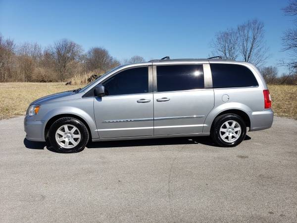 2013 Chrysler Town Country Touring - - by dealer for sale in Georgetown, KY – photo 4