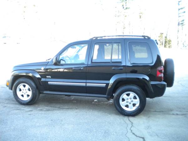 Jeep Liberty 4X4 65th anniversary edition Sunroof 1 Year for sale in hampstead, RI – photo 8