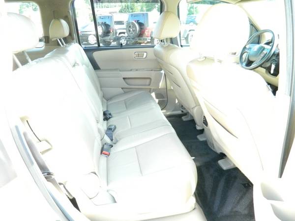 2011 Honda Pilot Touring DVD & Navigation Leather sunroof 124k miles... for sale in Marietta, GA – photo 15