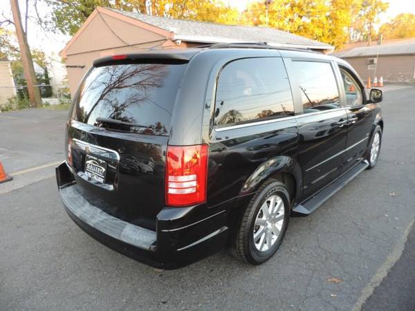 2008 Chrysler Town Country 4dr Wgn Touring - WE FINANCE EVERYONE! -... for sale in Lodi, CT – photo 6