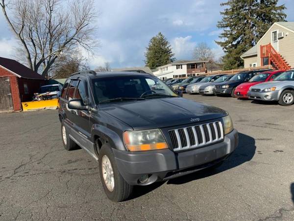 2004 Jeep Grand Cherokee 4dr Laredo 4WD - cars & trucks - by dealer... for sale in East Windsor, MA – photo 2