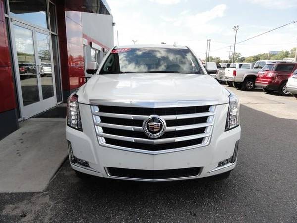 2015 Cadillac Escalade Luxury 4WD * MOONROOF * LOADED * MUST SEE!! for sale in GRANDVILLE, MI – photo 3