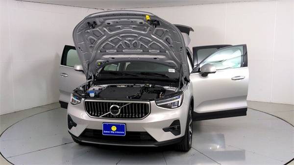 2023 Volvo XC40 B5 AWD Mild Hybrid Plus Bright - - by for sale in Culver City, CA – photo 16