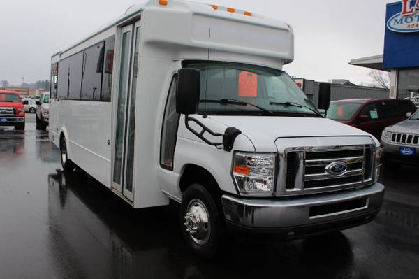2015 FORD E-SERIES BUS 15 PASSENGER - cars & trucks - by dealer -... for sale in Wisconsin Rapids, IL – photo 20
