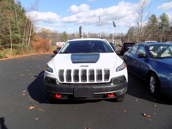 2015 Jeep Cherokee 4WD 4dr Trailhawk - cars & trucks - by dealer -... for sale in Derry, MA – photo 2