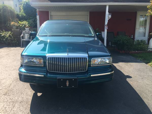 1997 Lincoln Town Car Executive for sale in Elizabeth, PA – photo 3