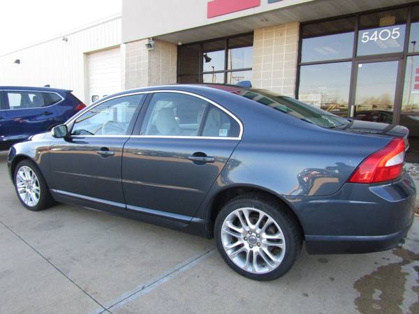 2007 Volvo S80 V8 AWD Locally Owned Well Maintained - cars & trucks... for sale in Cedar Rapids, IA 52402, IA – photo 3
