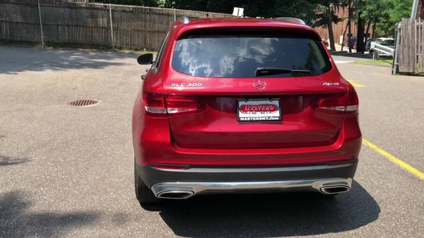2017 Mercedes-Benz GLC 300 4MATIC for sale in Great Neck, NY – photo 18